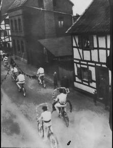 Flittarder Hauptstraße, Fahrrad-Corso, 1924