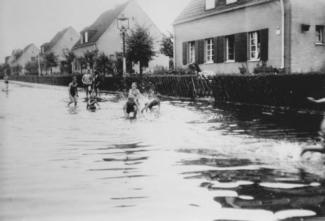 Hermann-Ost-Straße, nach einem Gewitterregen